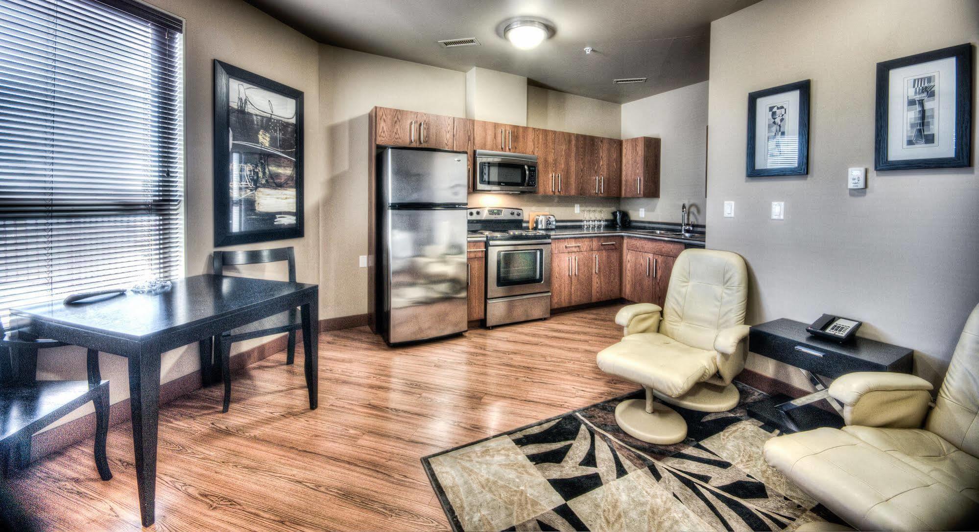 Grand Inn & Residence- Grande Prairie Eksteriør billede